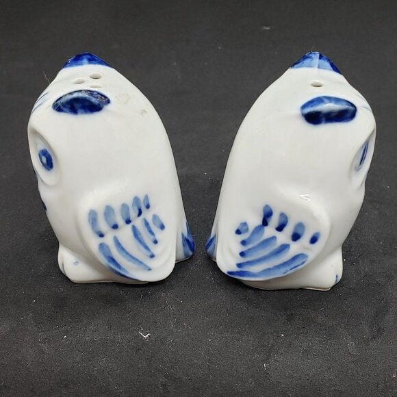 Porcelain Vintage Blue White Owl Salt and Pepper Shaker Set with Tray - Picture 7 of 11